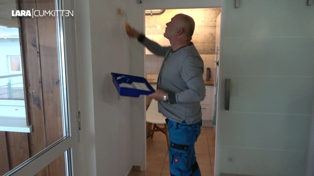 sexy foto nr. 1 von Von der Leiter IN DEIN MAUL | Ich PISS dich voll du LOSER