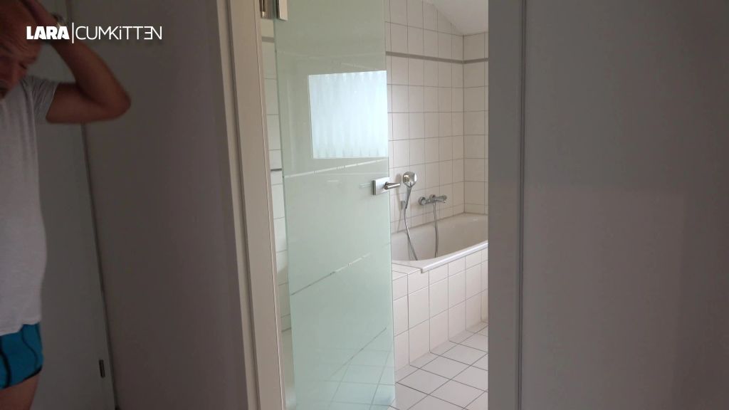 sexy foto nr. 1 von DU PISST IM STEHEN? | ICH PISS DICH VOLL!
