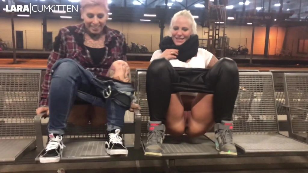 sexy foto nr. 4 von Dreister PUBLIC PISS im Hauptbahnhof | Natursekt Quelle direkt am Bahnsteig