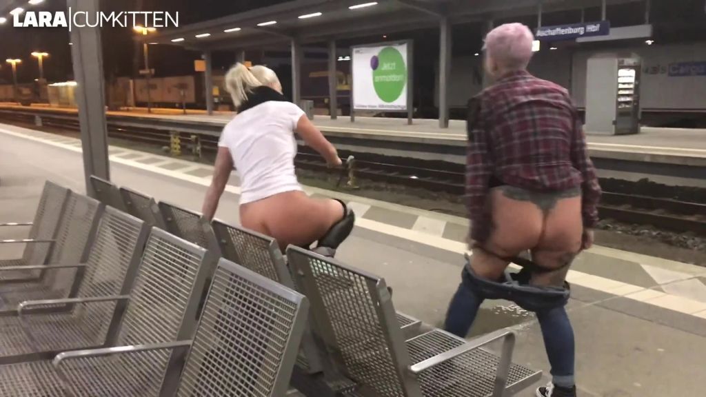 sexy foto nr. 10 von Dreister PUBLIC PISS im Hauptbahnhof | Natursekt Quelle direkt am Bahnsteig