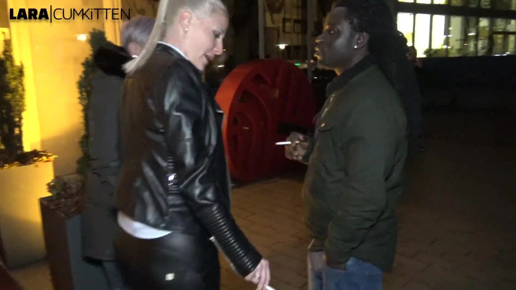 Dreier QUICKIE mit Big Black Cock | Public Fick bis zum SPERMAKUSS