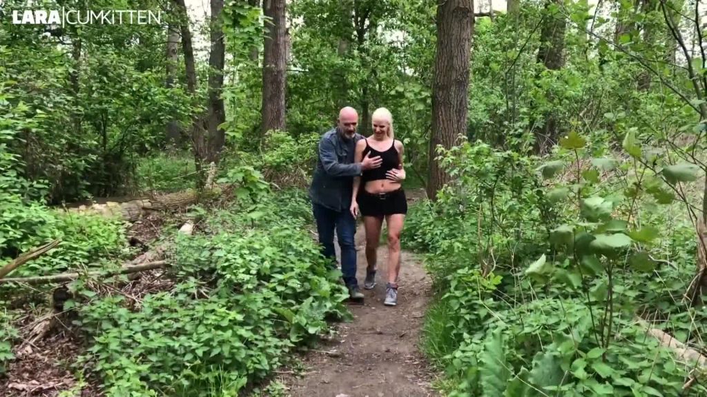 sexy foto nr. 1 von Ohne Vorwarnung public REINGESPRITZT | Zur Strafe sein Maul geflutet