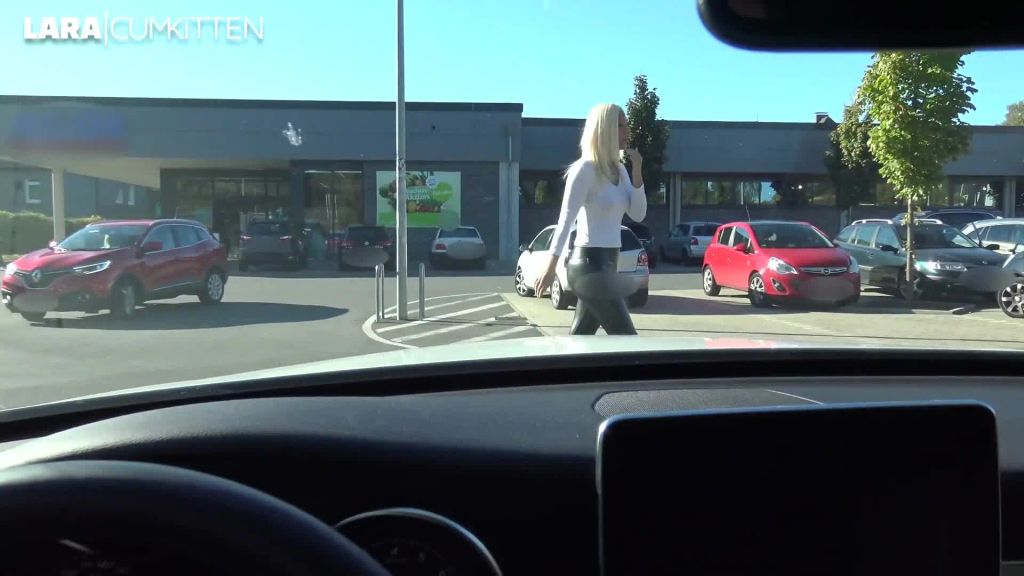 sexy foto nr. 1 von Auf der Straße ERKANNT | Leggings FICK mit XXL Cumshot und SPERMAWALK