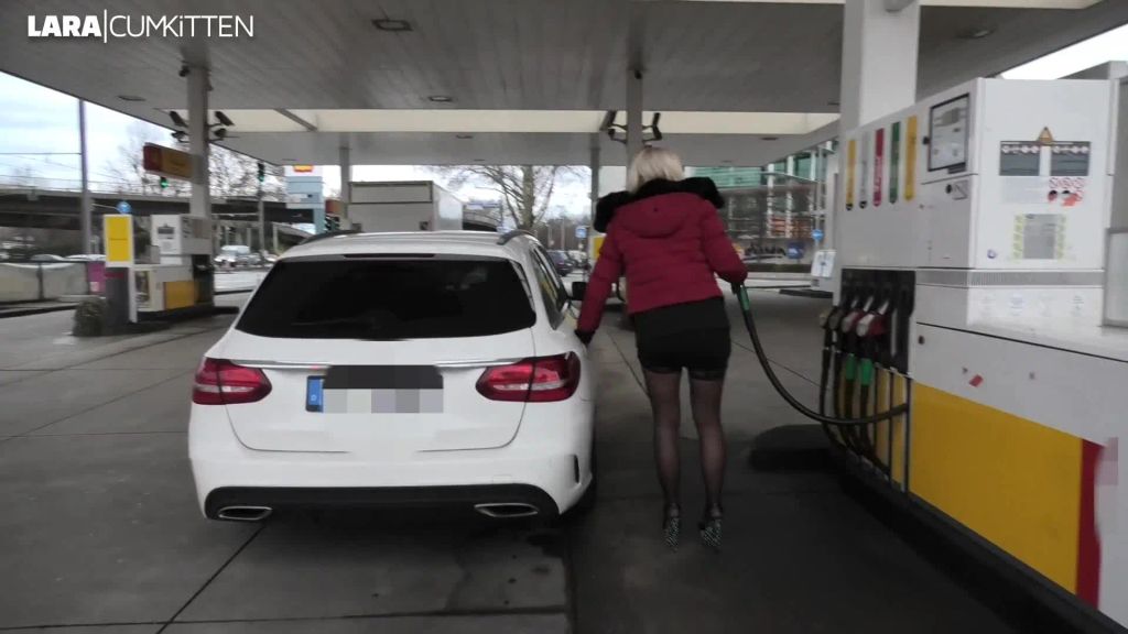 sexy foto nr. 1 von Von der Tanke in die Kiste | FREMDFICK DATE mit mega Facial
