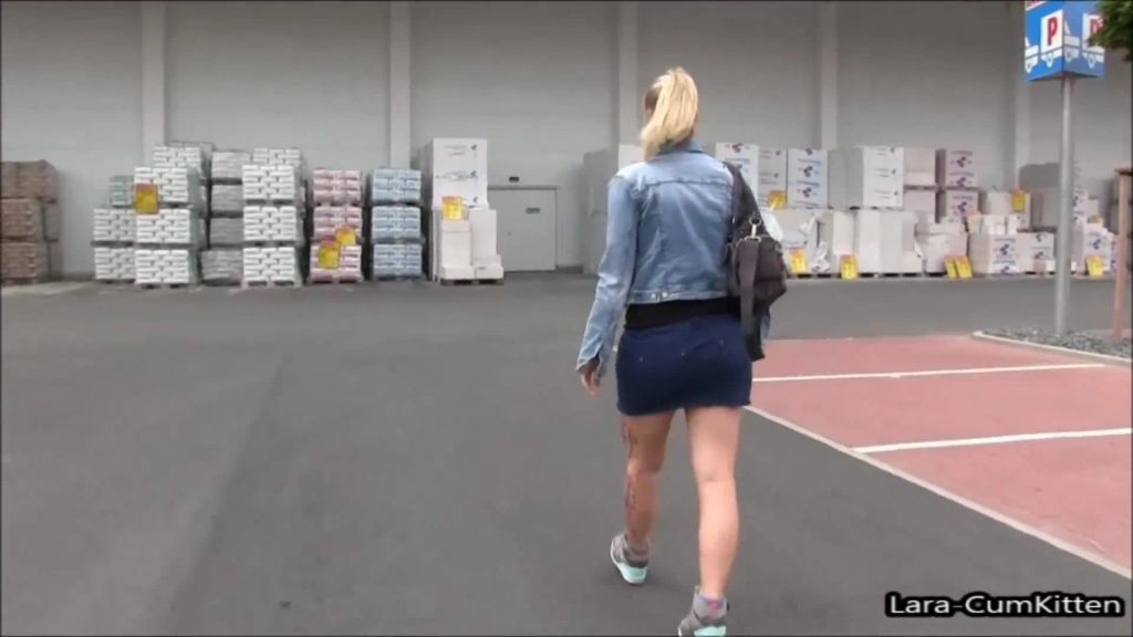 sexy foto nr. 2 von Hammer DREIST - Ich PISSE mitten in den Baumarkt