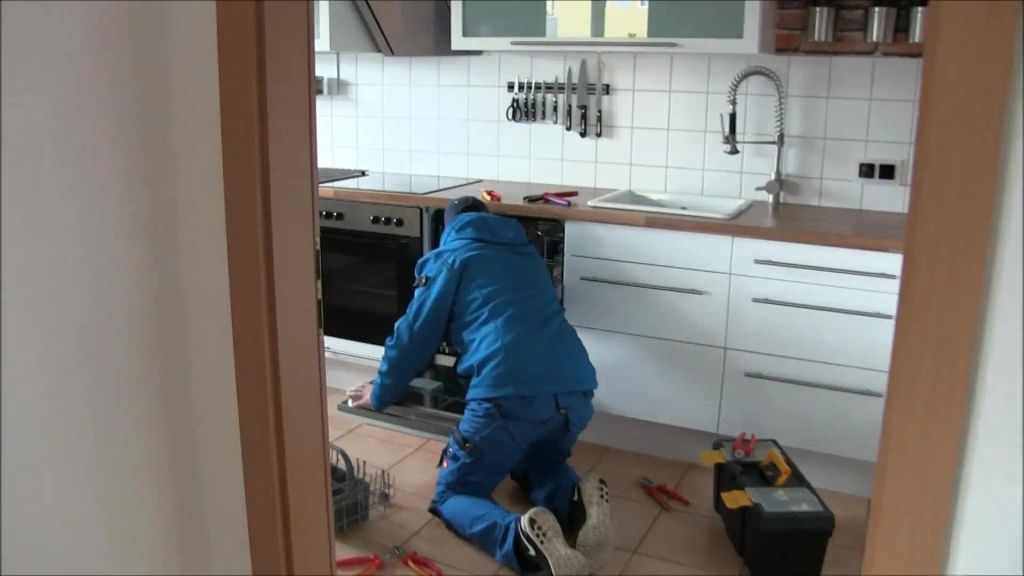 sexy foto nr. 1 von Rechnung zu hoch - Quickie mit Handwerker