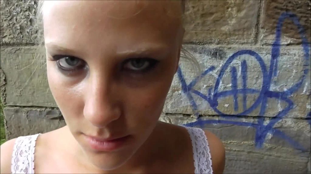 sexy foto nr. 9 von Melone vs. Sperma - Was schmeckt geiler? | Quickei mit Facial