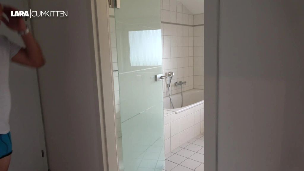 sexy foto nr. 1 von Du pisst im Stehen? | Ich piss dich voll!!