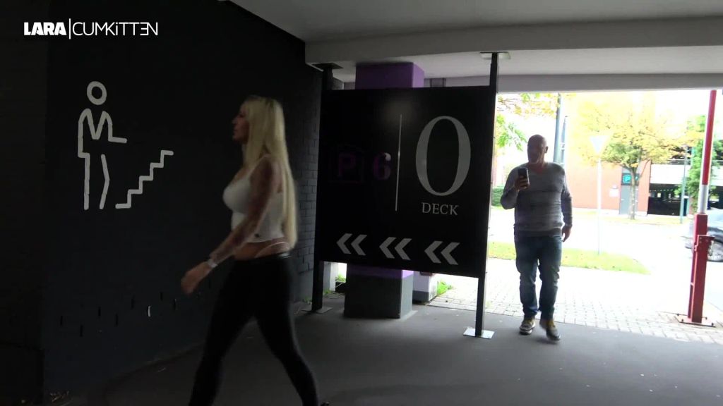 sexy foto nr. 1 von Filmst du etwa heimlich meine Arsch?? | Los sauf meine PISSE