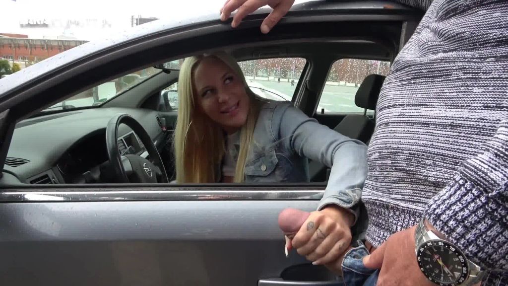 sexy foto nr. 4 von PARKPLATZ SCHLAMPE | Bitte fick mich, ich warte hier auf dich