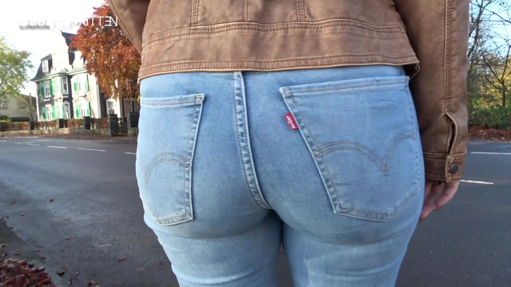 sexy foto nr. 5 von Extrem vollgepisst | Sexy Jeans und Stiefel Walk