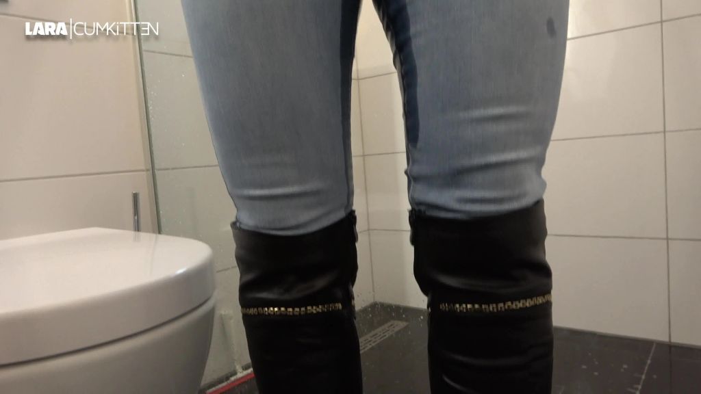 sexy foto nr. 10 von Devotes Jeans und Stiefel Girl | EINGEPISST beim deepthroat