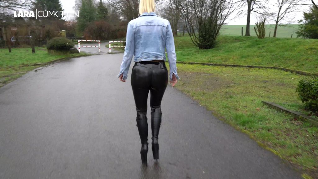 sexy foto nr. 1 von Der prallste XXL BUBBLE BUTT | LEGGINGS Bitch doggy gefickt