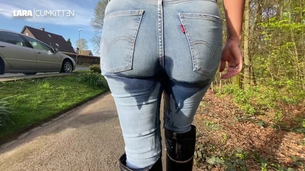 sexy foto nr. 3 von Massiver JEANS UND STIEFEL PISS | Total durchnässt gewixxt