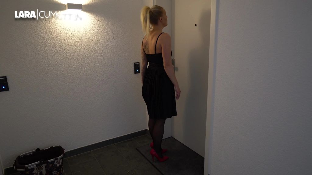 sexy foto nr. 2 von Aufgestrapste Fickmatratze | Mit Creampie Höschen zum Termin