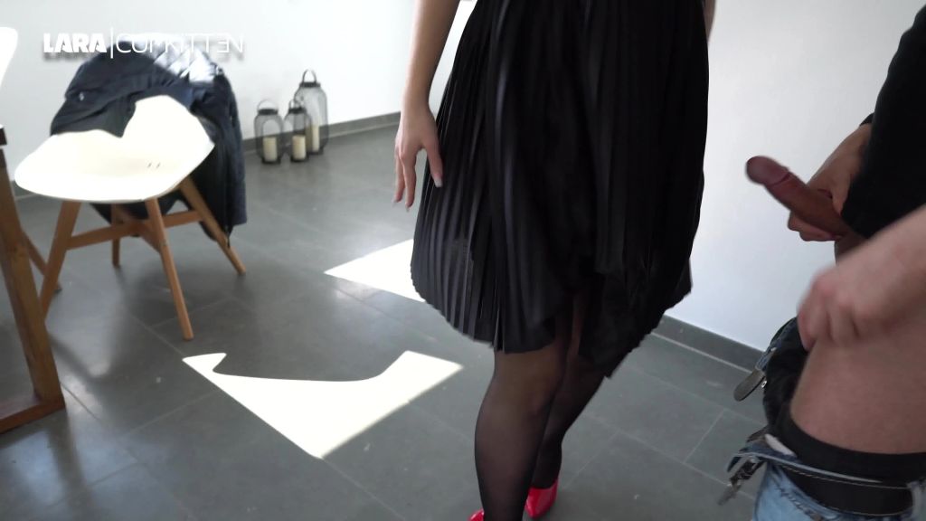 sexy foto nr. 5 von Aufgestrapste Fickmatratze | Mit Creampie Höschen zum Termin