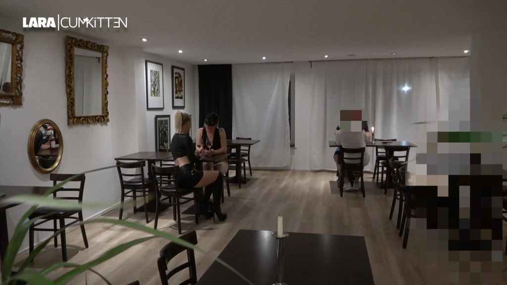 sexy foto nr. 1 von PUBLIC PISS TSUNAMI | Restaurant überflutet und geflüchtet