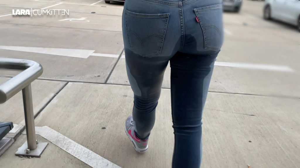 sexy foto nr. 9 von Krasser JEANS PISS | PUBLIC Piss Walk