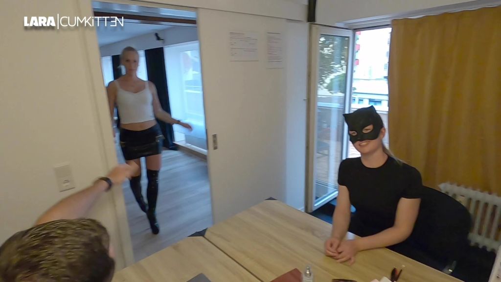 sexy foto nr. 2 von FICKEN für den Job | Würdest du uns einstellen?