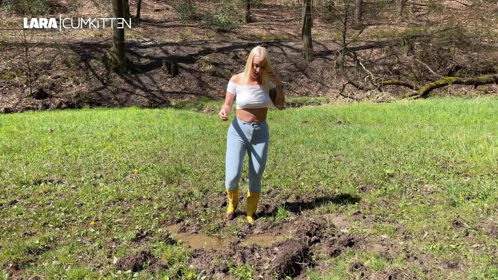 JEANS PISS im Schlamm | Nasser Spass in GUMMISTIEFELN