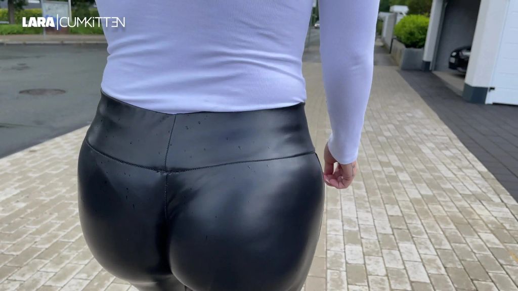 sexy foto nr. 2 von BUBBLE BUTT Leggings Fick | Wahnsinns CUMSHOT