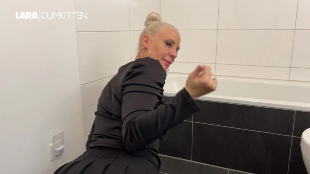 sexy foto nr. 6 von SKLAVE nerv mich nicht | Dominante PISS ATTACKE