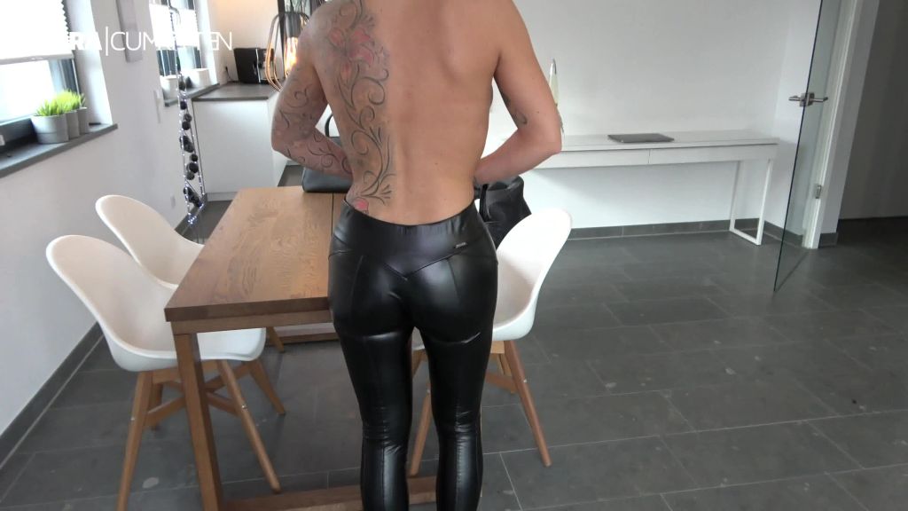 sexy foto nr. 8 von QUICKIE mit Mega Facial | FICK MICH in BUBBLE BUTT Leggings