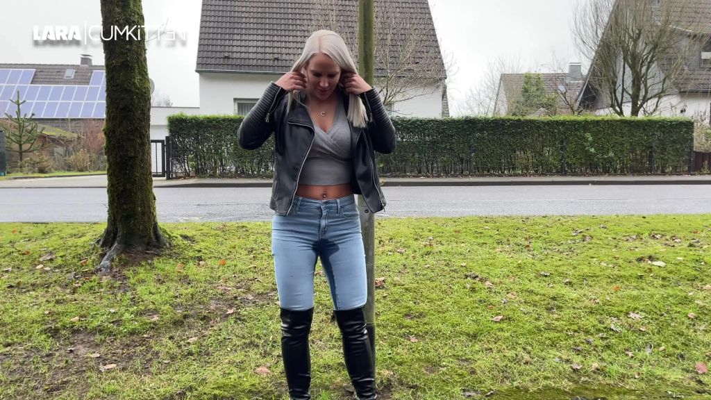 sexy foto nr. 5 von PISS TSUNAMI in Jeans und Stiefeln | bis es überläuft