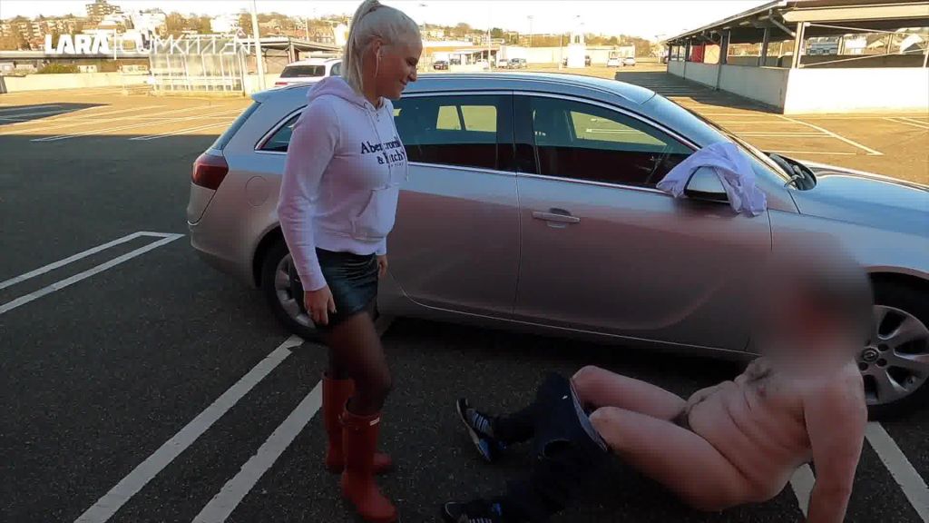 sexy foto nr. 7 von Spontaner PISS & GO | devoten LeckSklaven public VOLLGEPISST