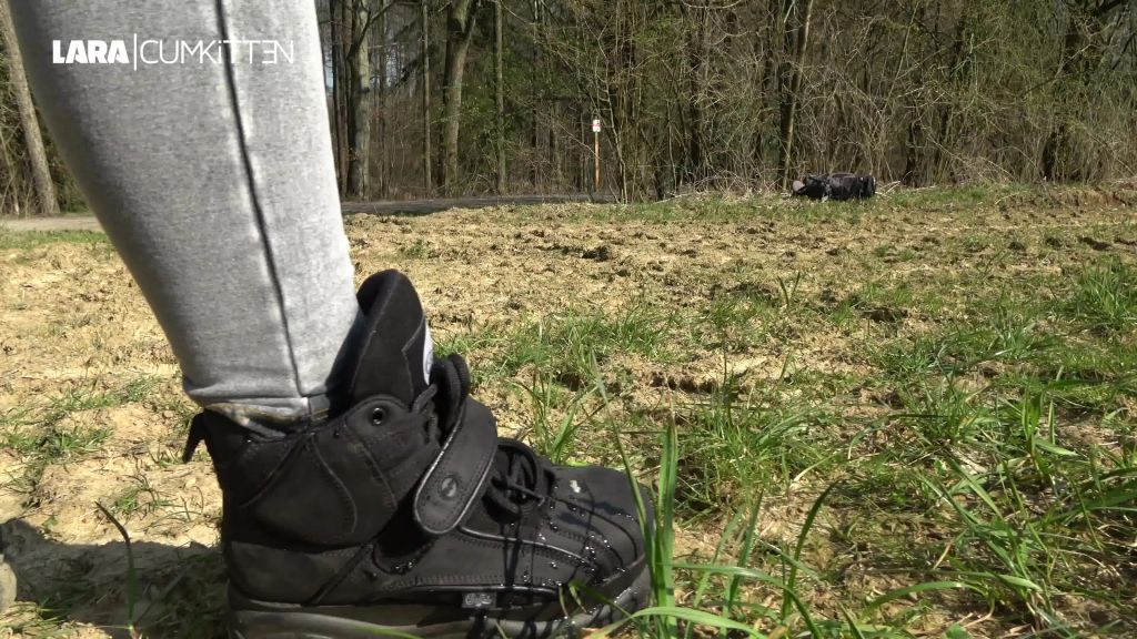 sexy foto nr. 6 von SCHUH & JEANS PISS XXL | Nasse Natursekt Spiele