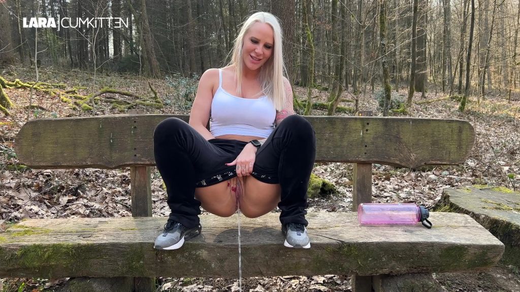 sexy foto nr. 6 von WILLST DU DABEI SEIN WENN ICH PISSE? | Schau zu und leck sie