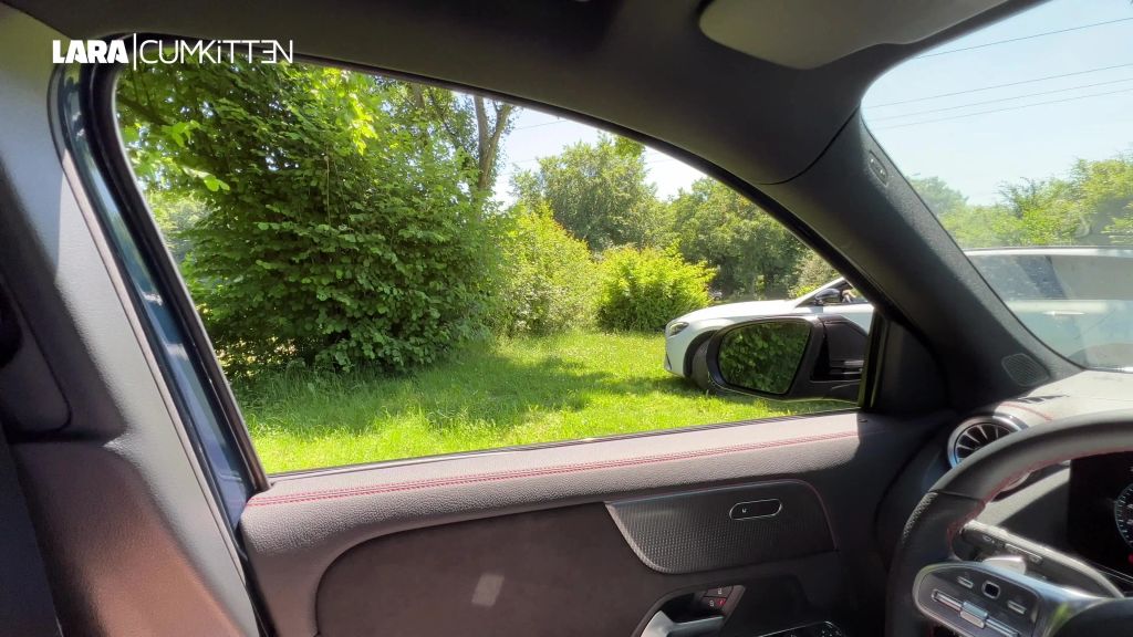 sexy foto nr. 1 von HÖSCHEN LIVE VOLLGEPISST | Möchtest du auch so einen Slip?