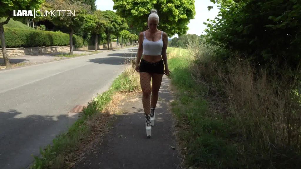 sexy foto nr. 5 von Sexy Outdoor Piss | Bitte leck mich sauber