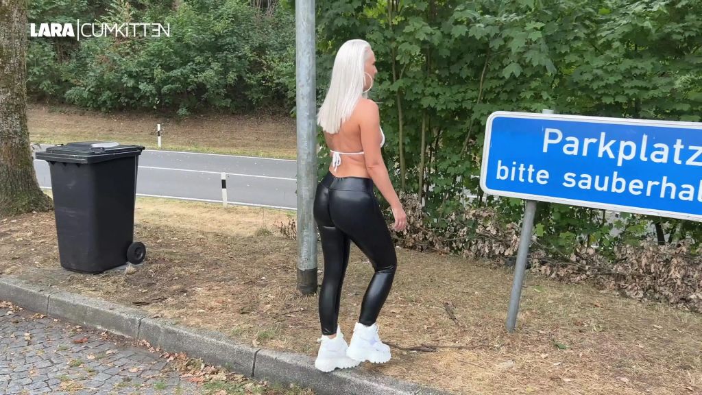 sexy foto nr. 4 von Parkplatz Treffen | Pralle Leggings Schlampe im Auto gefickt