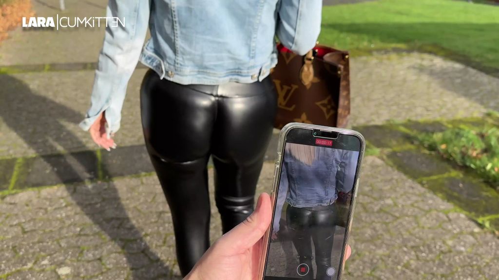 sexy foto nr. 1 von Leggings BUBBLE BUTT BITCH | Heimlich gefilmt und ZERFICKT