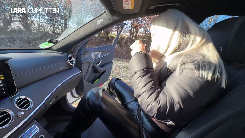 sexy foto nr. 3 von BUBBLE BUTT Hobbyhure zerfickt | Triff mich am FICKPARKPLATZ