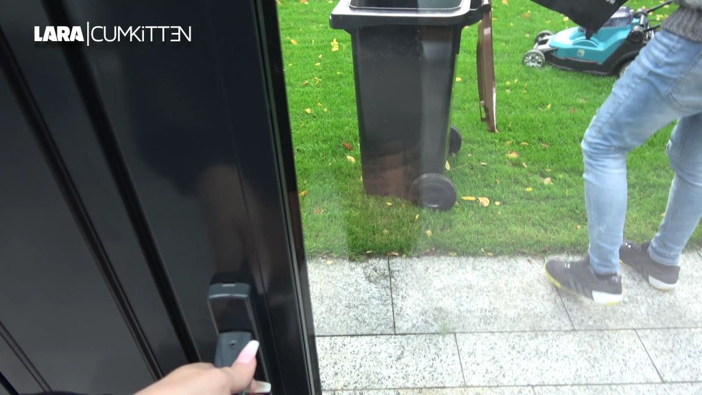 sexy foto nr. 1 von In DAUNENJACKE und STIEFELN zerfickt | XXL STIEFEL CUMSHOT