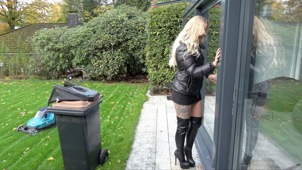 In DAUNENJACKE und STIEFELN zerfickt | XXL STIEFEL CUMSHOT