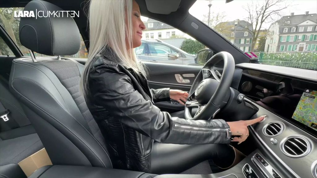 sexy foto nr. 5 von BUBBLE BUTT BITCH | In Leggings von der Strasse gefickt
