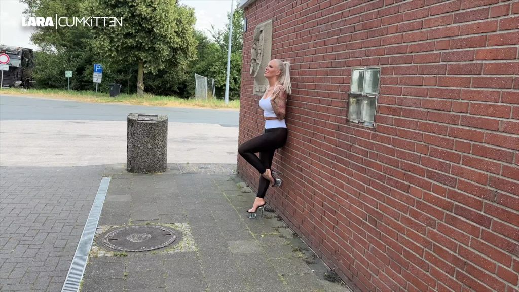 sexy foto nr. 1 von Hobbyhure an der A57 gefickt | Neue Schnellfick Leggings