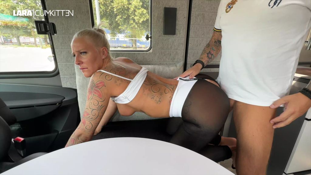 sexy foto nr. 5 von Hobbyhure an der A57 gefickt | Neue Schnellfick Leggings