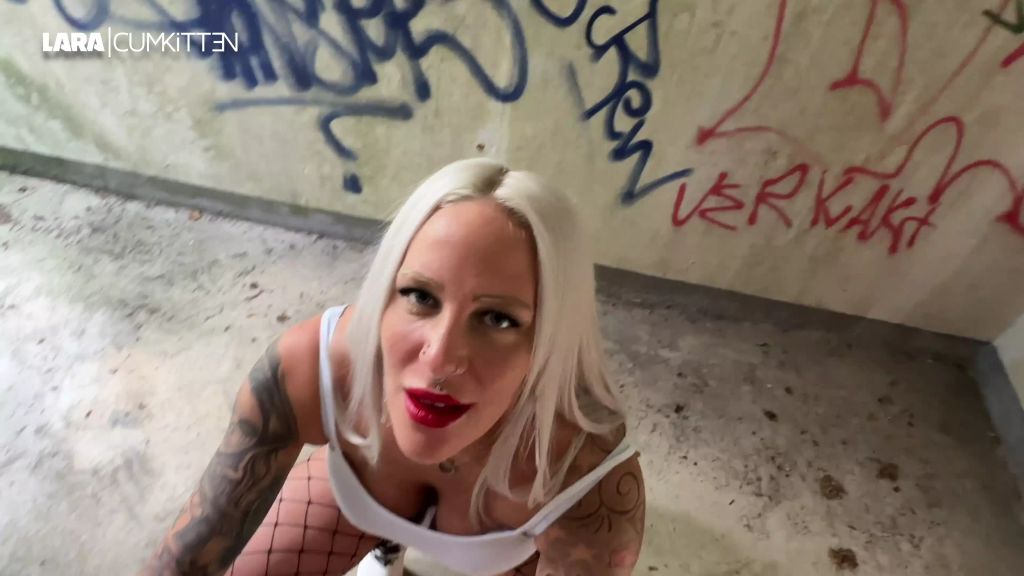 sexy foto nr. 3 von STRASSEN-HURE | Public im Parkhaus gefickt mit mega Facial