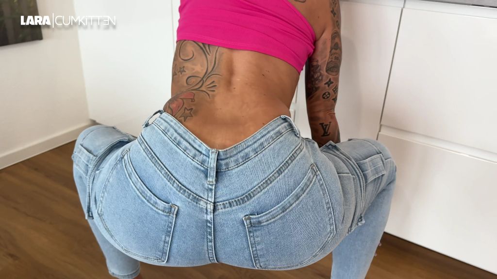 sexy foto nr. 3 von Voll in die neue JEANS GEPISST | NATURSEKT ohne Ende