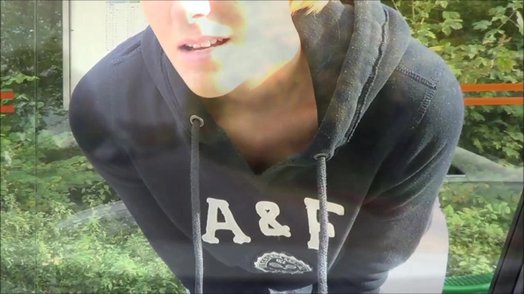 Wahnsinns Jeans Piss mit geilem Facial Quickie