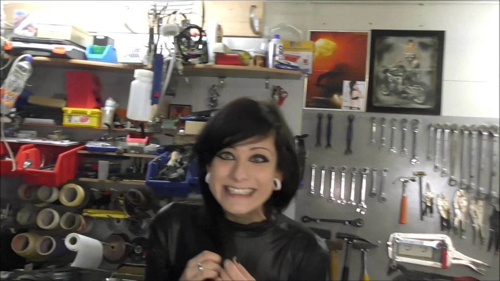 sexy foto nr. 3 von Krass! Maschinenfick in der Werkstatt