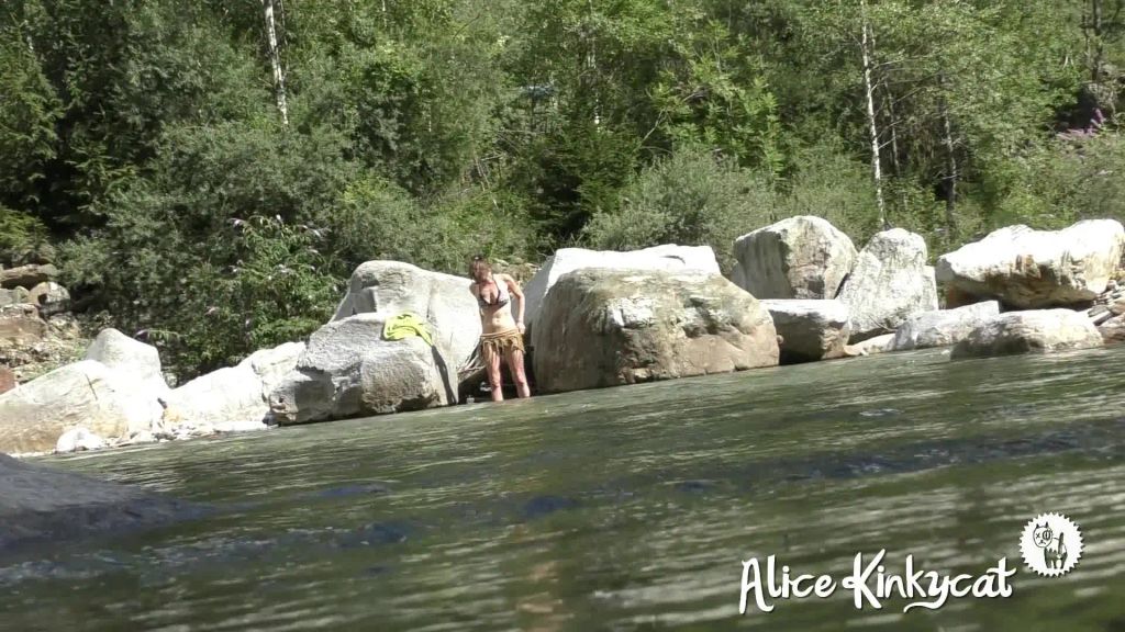 sexy foto nr. 4 von Nackt im Fluss - Festival in der Schweiz - kein Ton