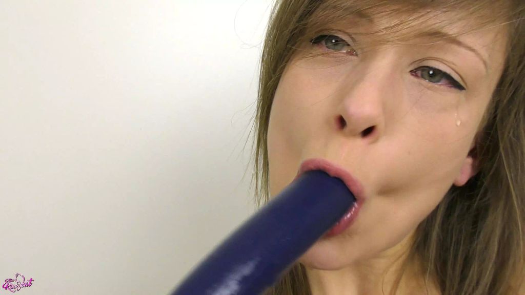 sexy foto nr. 7 von Deeptroat Trainer - die 3te