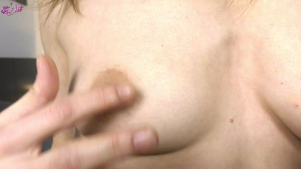 sexy foto nr. 2 von Nippel lecken - Wunschvideo