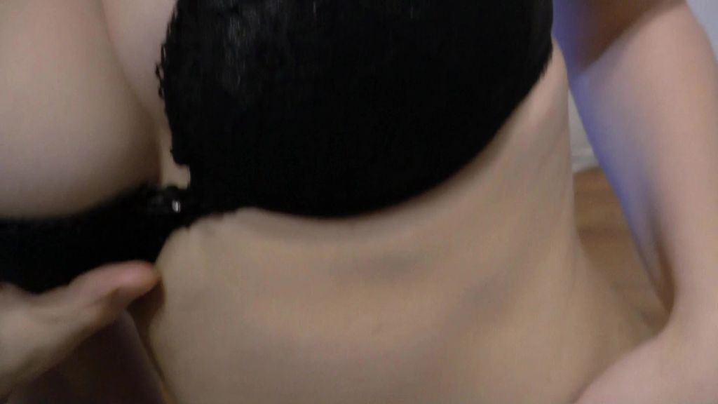 sexy foto nr. 5 von Dreistes Zimmermädchen, wie hättest du reagiert?