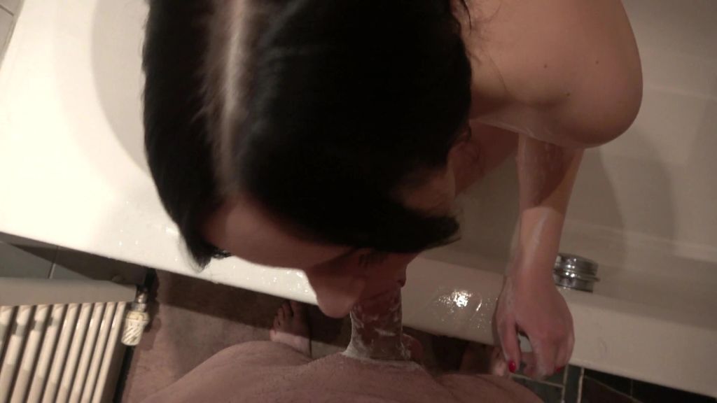 sexy foto nr. 5 von Fremdsperma vom Vermieter geschluckt!!!